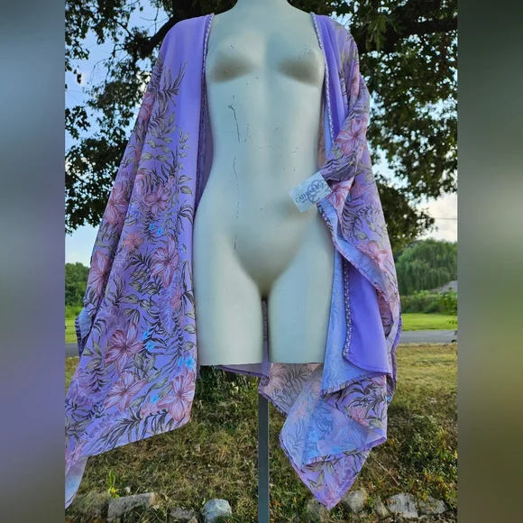Cathrines Lavender Floral Kimono - Picture 12 of 12